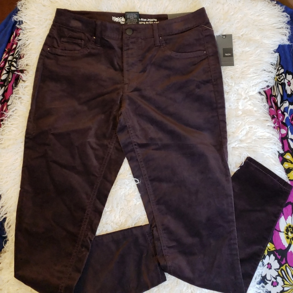 Maroon Velvety Midrise Jegging